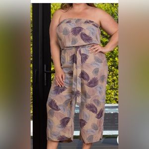 NWT Taupe Leaf Print strapless Plus Size  wide leg Capri Jumpsuit with Pockets